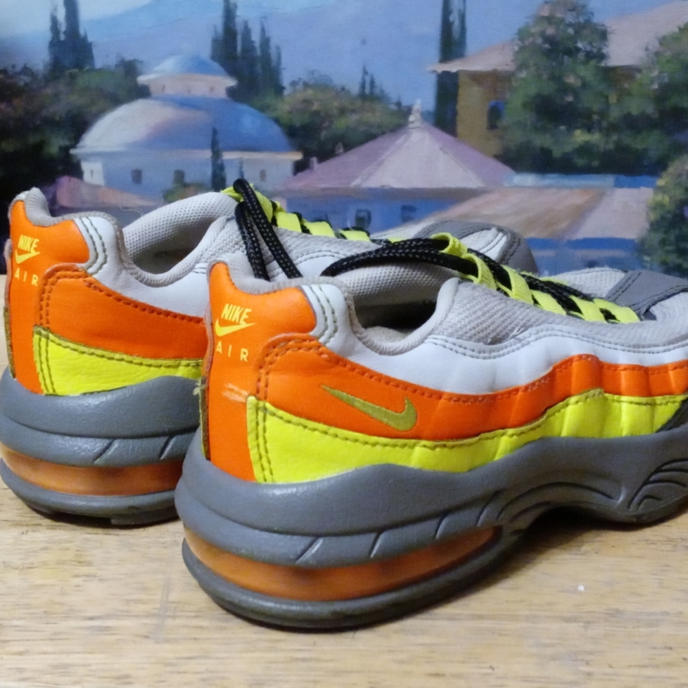 Nike Air Max 95 Kids Size 11C Dark Grey, Light Grey,Neon Green&Orange.Like🆕🚴 - Picture 14 of 15